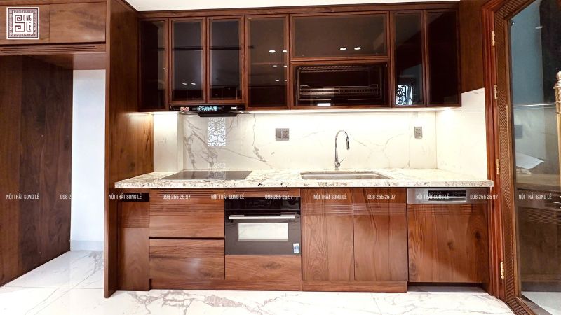 Thi công tủ bếp gỗ óc chó