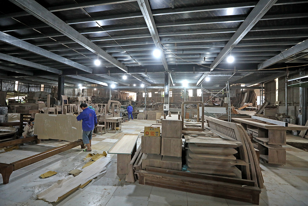 Xưởng sản xuất nội thất gỗ óc chó
